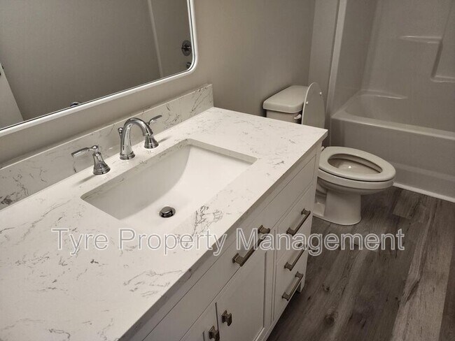 Building Photo - 2104 N Kali Ln