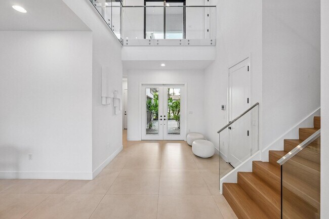Building Photo - 17070 Rainbow Fls Trl