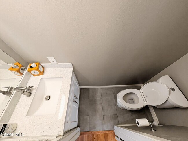 Building Photo - 28713 Conejo View Dr