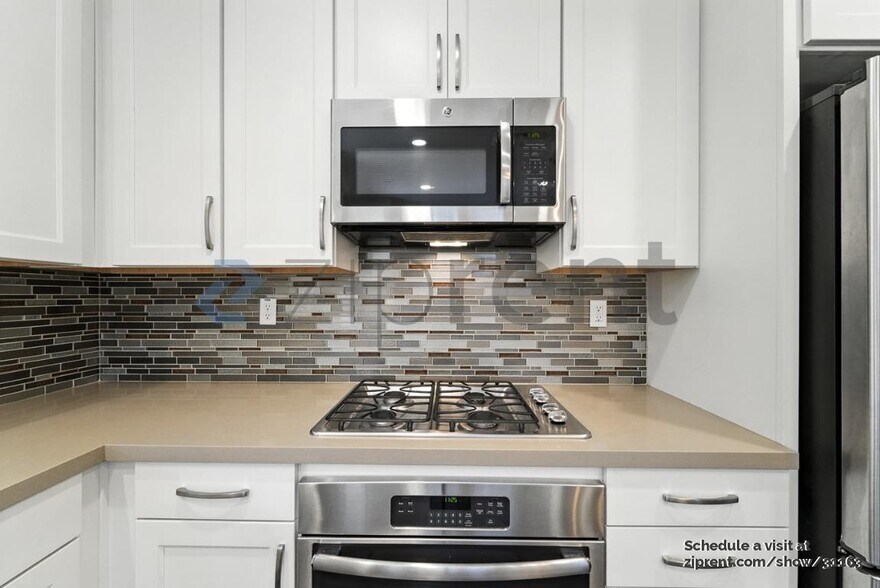 Building Photo - 550 Ryan Ter