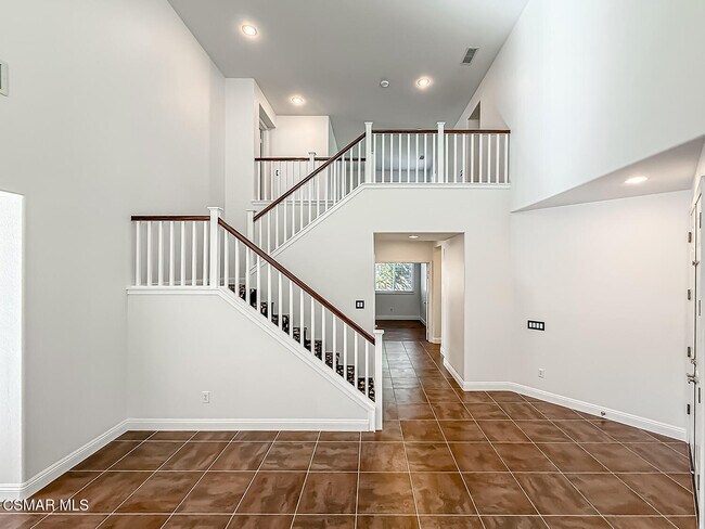 Building Photo - 4948 Via Coronado