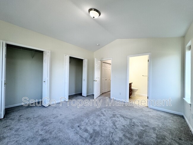 Building Photo - 7839 NE Kian Ln
