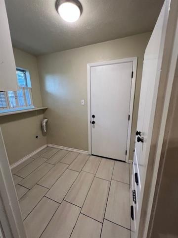 Building Photo - 408 Carnation Ln