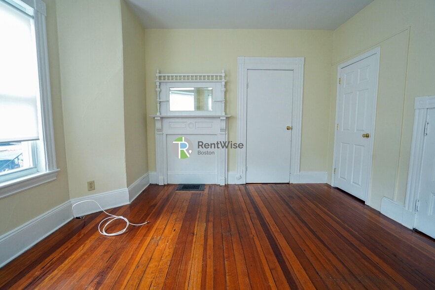 Building Photo - 88 Gardena St