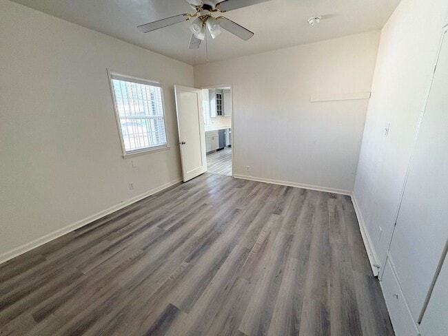 Building Photo - 587 E Arrow Hwy