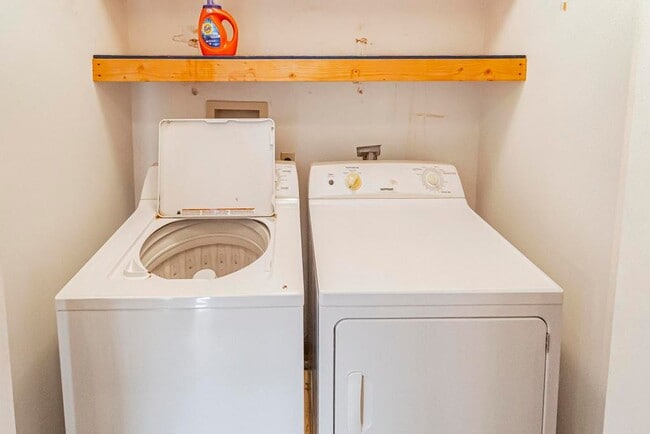 Building Photo - all electric home