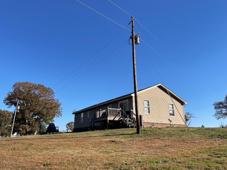 Building Photo - 160 Charity Ln