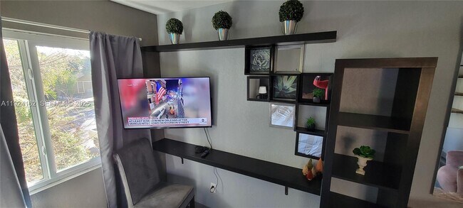 Building Photo - 13285 Arbor Pointe Cir