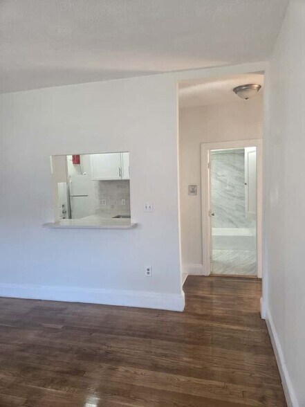 Building Photo - 100 Saint Marys St