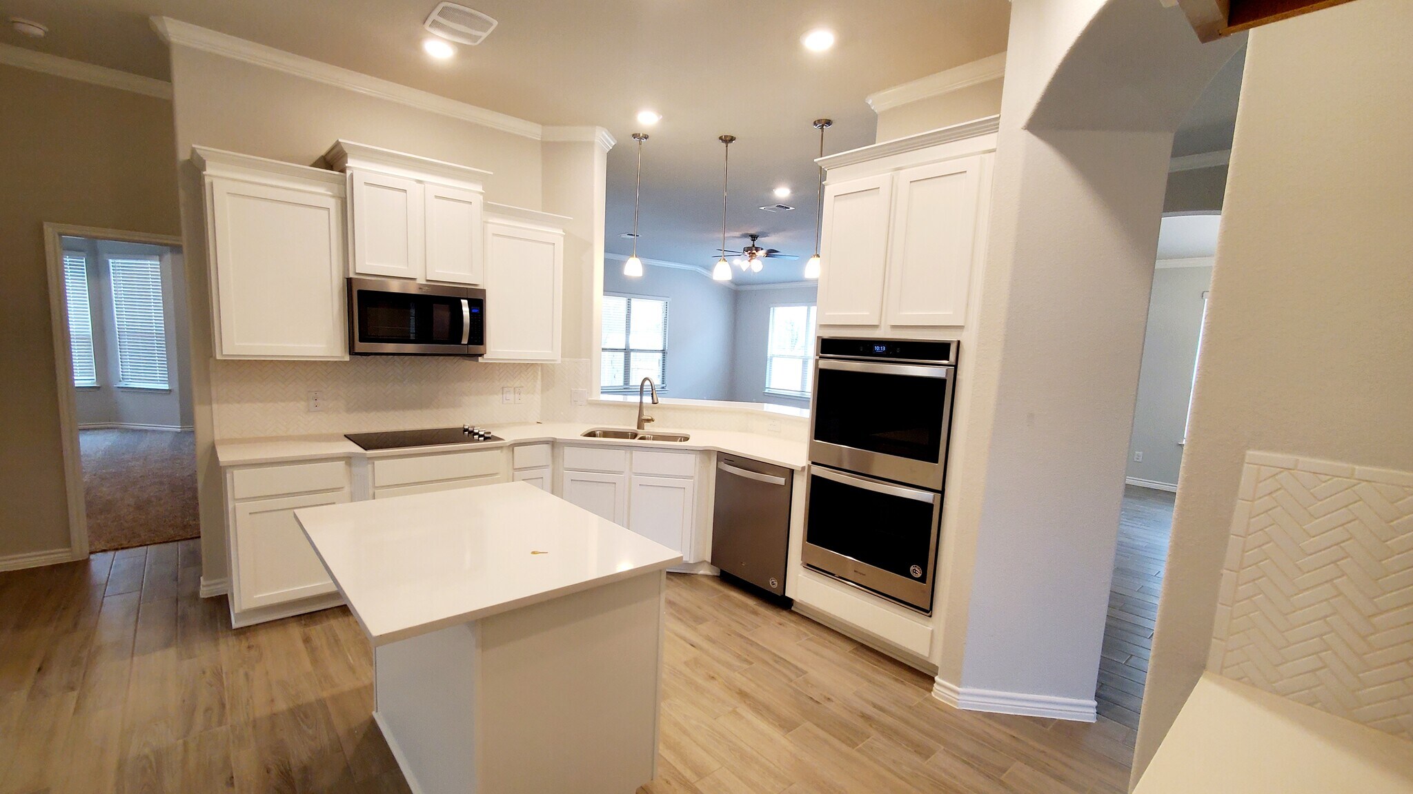 Building Photo - 705 Lister Dr