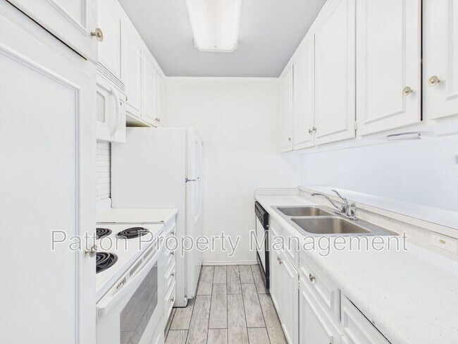 Building Photo - 2400 S Polk St