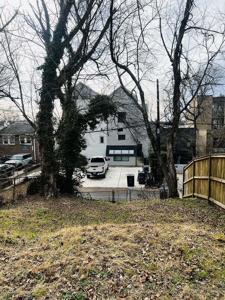 Building Photo - 5162 Fulton St NW