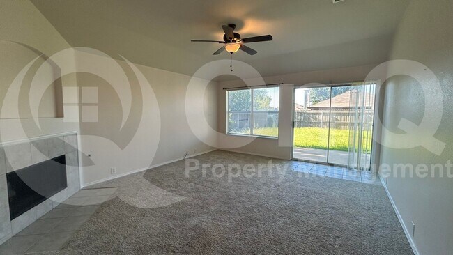 Building Photo - 3003 Elderberry Dr