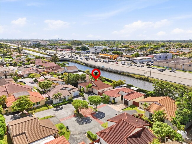 Building Photo - 631 SW 88th Ct