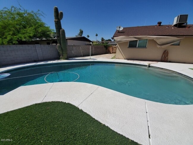 Building Photo - 3327 W Joan De Arc Ave