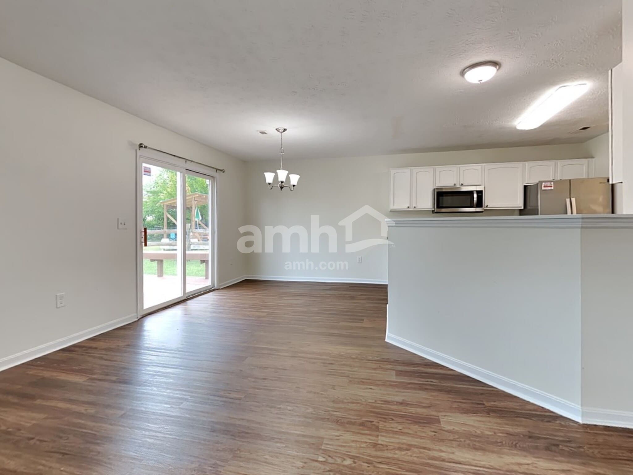 Building Photo - 216 Heftner Cir