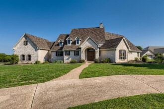 Building Photo - 3900 Peak Lookout Dr