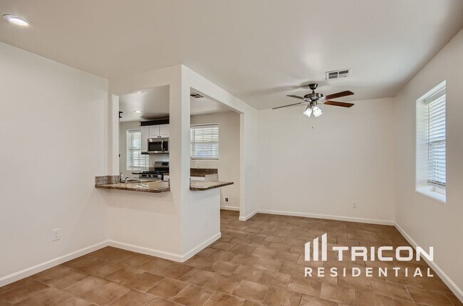 Building Photo - 619 S Sirrine
