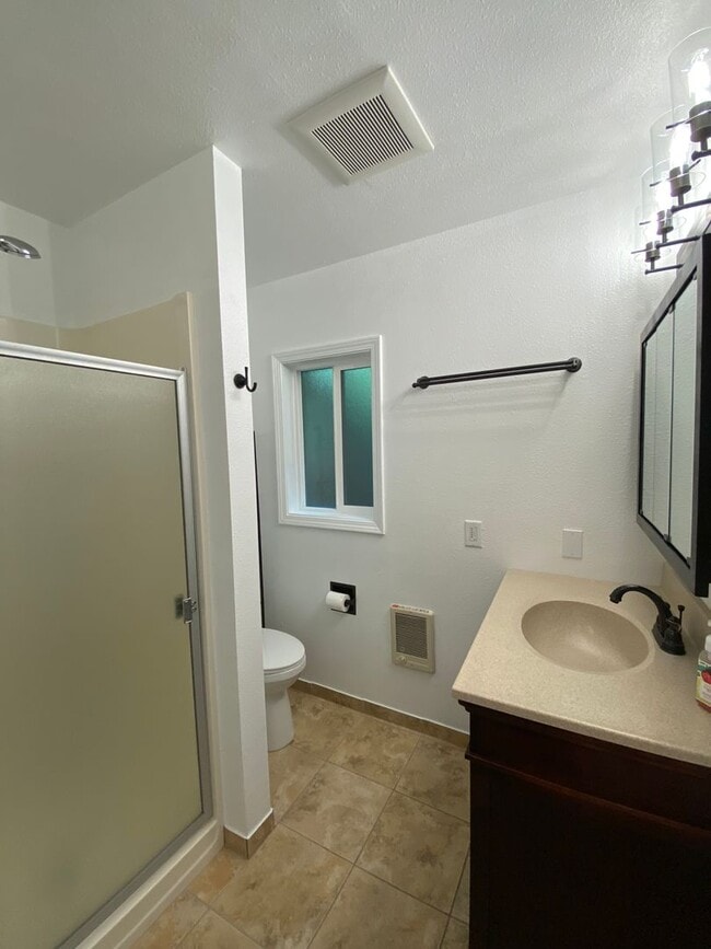 Building Photo - 355irv