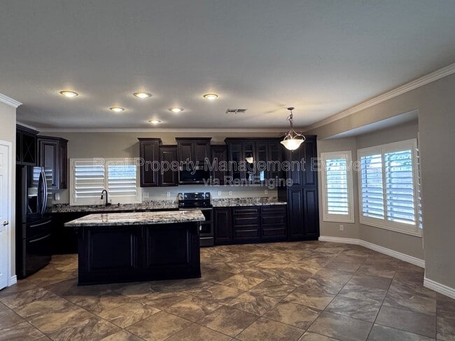 Building Photo - 10426 E Dolphin Ave