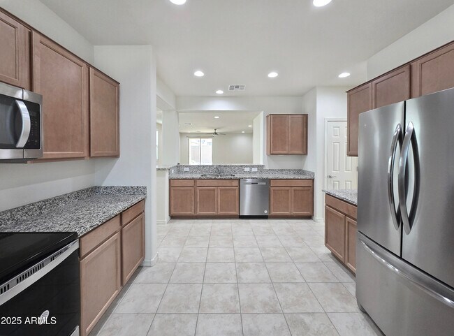 Building Photo - 6951 W Pedro Ln