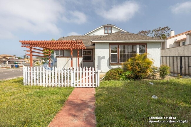 Building Photo - 399 G St