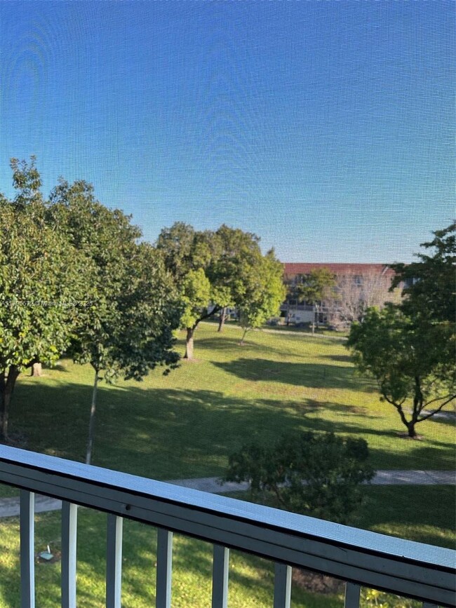 Building Photo - 13250 SW 7th Ct