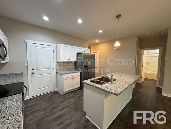 Building Photo - 1503 S Taylor St