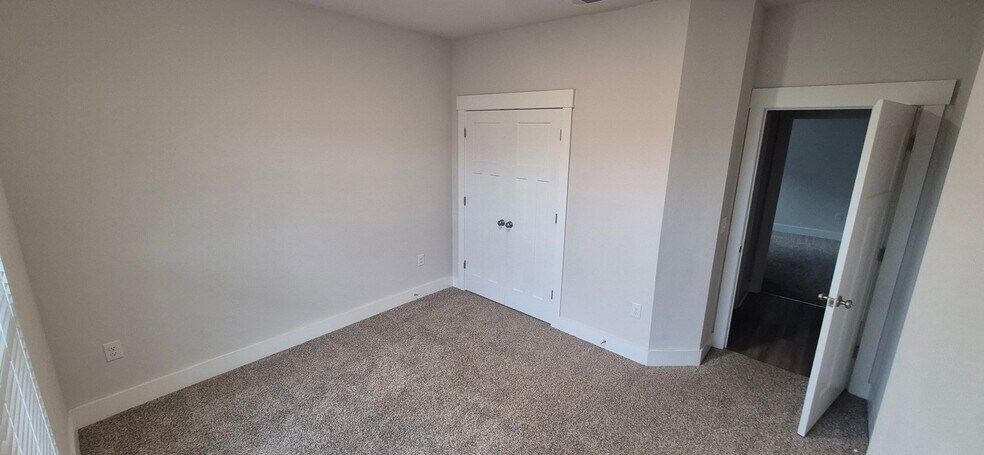 Building Photo - 6298 Forest Bay Ave