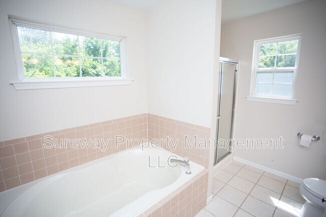 Building Photo - 24 Kathryn Ct