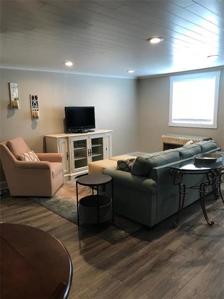 Building Photo - 971 Roper Rd