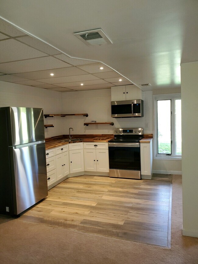 Building Photo - 2365 Delight Ct