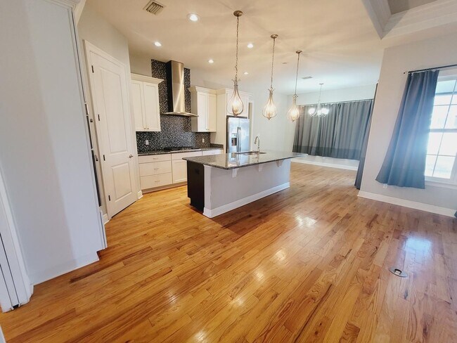 Building Photo - 2508 Goldenrod Wy