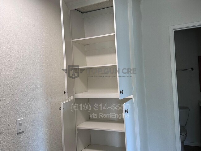 Building Photo - 1182 Holly Ave