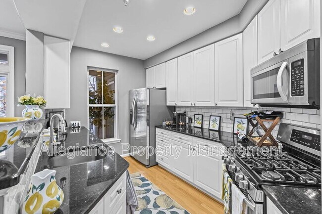 Building Photo - 5108 Donovan Dr