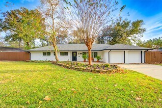 Building Photo - 8439 Westview Dr
