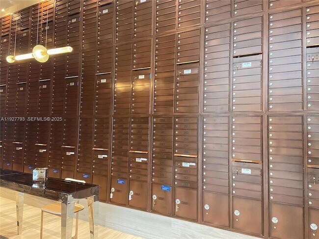 Building Photo - 2000 Metropica Wy