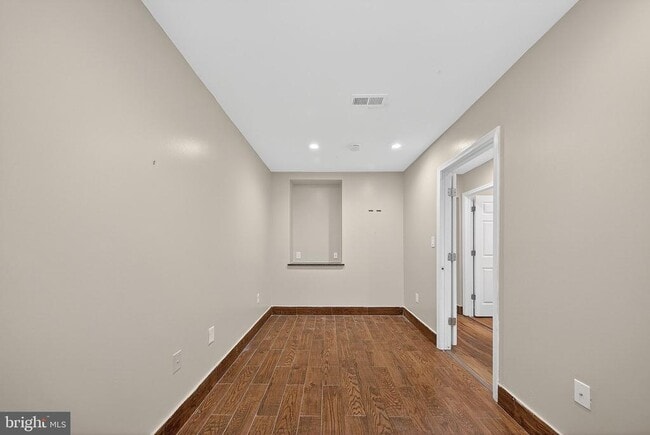 Building Photo - 817 6th St NW