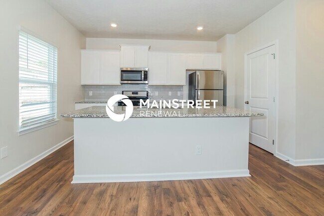 Building Photo - 4 Bedroom Pet-Friendly Home in KNOXVILLE, ...