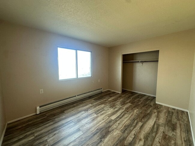 Building Photo - 3 Bedroom 2 Bathroom Top Level Duplex available for rent in Aztec, NM