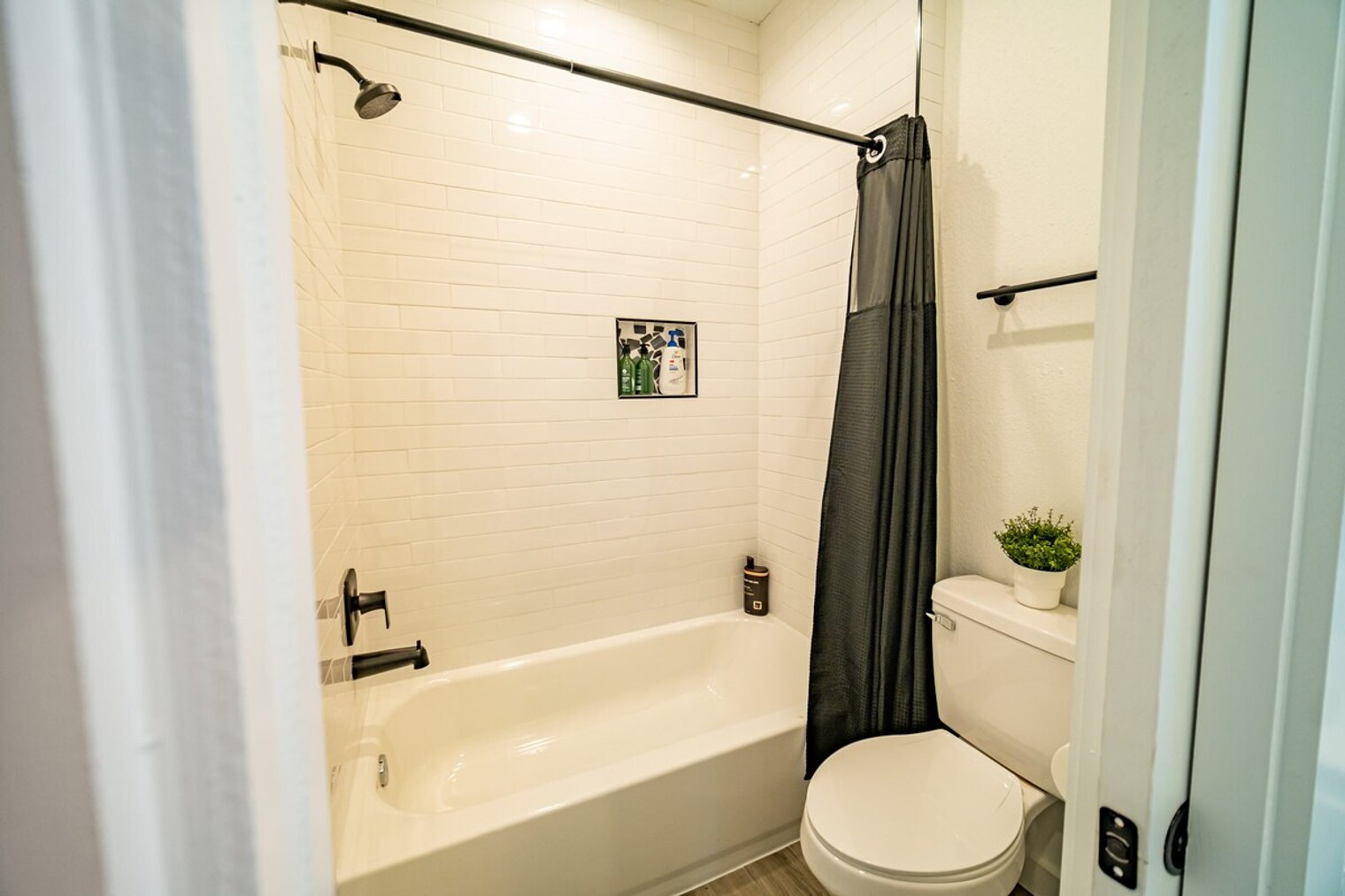 Building Photo - 4706 Idaho St