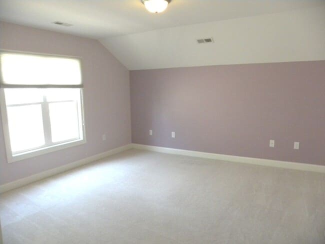 Building Photo - Absolutely beautiful home at the Cottages ...