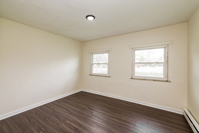 Building Photo - 148 Burgess Ave