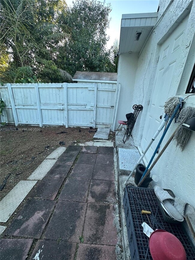 Building Photo - 655 NW 2nd St