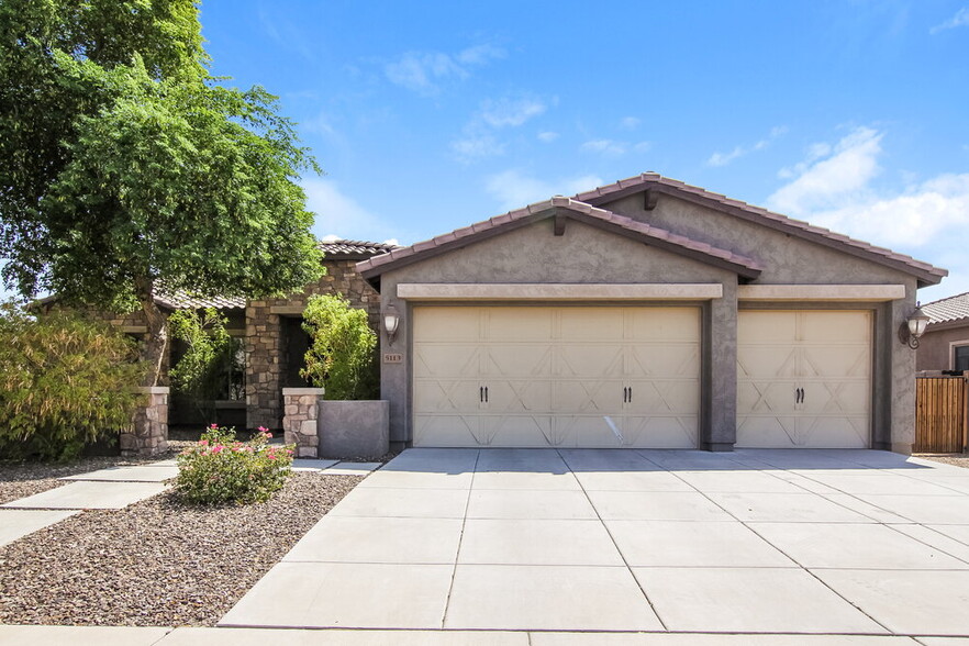 Primary Photo - 5113 N 194th Dr