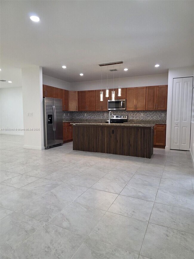 Building Photo - 10965 SW 169th Terrace