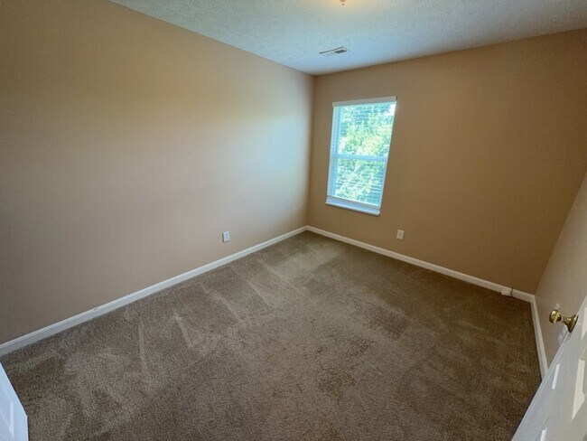 Building Photo - 5095 Oak Creek Trail