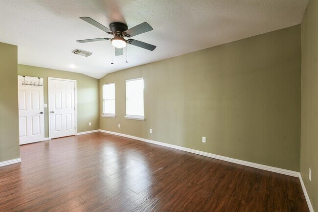 Building Photo - 9502 FM 1462 Rd