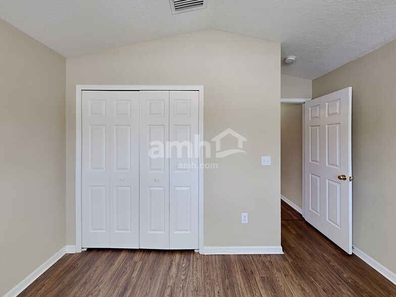 Building Photo - 30949 Midtown Ct