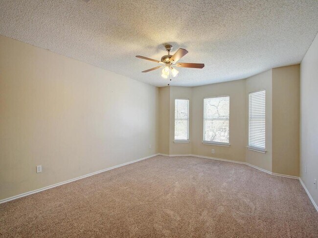 Building Photo - 1101 Stillwell Ridge